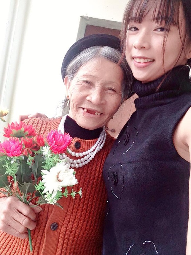 Câu chuyện cảm động về người bà tần tảo nuôi cháu gái mồ côi khiến dân mạng nước mắt ngắn dài - Ảnh 4 Câu chuyện cảm động về người bà tần tảo nuôi cháu gái mồ côi khiến dân mạng nước mắt ngắn dài - Ảnh 4