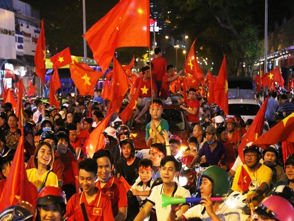 Biết những lợi ích bất ngờ của bóng đá đối với sức khỏe tinh thần, các cổ động viên sẽ càng cổ vũ cuồng nhiệt cho U23 Việt Nam