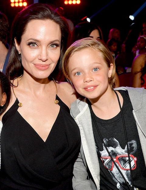 Con gái Shiloh của Angelina Jolie đã muốn điều trị hormone để chuyển giới? - Ảnh 2 Con gái Shiloh của Angelina Jolie đã muốn điều trị hormone để chuyển giới? - Ảnh 2