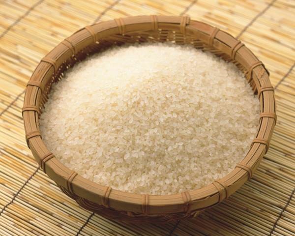 Da toàn thân cứ thế trắng mịn nhờ giã nhuyễn 1 nắm gạo trộn với thứ này - Ảnh 1 Da toàn thân cứ thế trắng mịn nhờ giã nhuyễn 1 nắm gạo trộn với thứ này - Ảnh 1