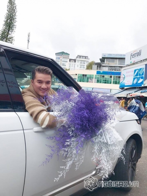 Những hình ảnh của Đàm Vĩnh Hưng khi quay lại Đà Lạt, nơi lưu giữ những kỷ niệm đẹp của anh và người yêu bí ẩn. Những hình ảnh của Đàm Vĩnh Hưng khi quay lại Đà Lạt, nơi lưu giữ những kỷ niệm đẹp của anh và người yêu bí ẩn.