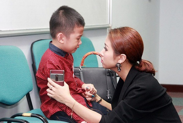 Hành trình chữa bệnh đầy nước mắt cho con của loạt sao Việt - Ảnh 6 Hành trình chữa bệnh đầy nước mắt cho con của loạt sao Việt - Ảnh 6
