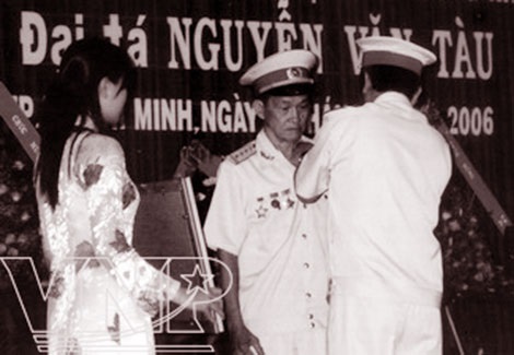 Đại tá tình báo Tư Cang: Người suốt đời bảo vệ Phạm Xuân Ẩn - Ảnh 2 Đại tá tình báo Tư Cang: Người suốt đời bảo vệ Phạm Xuân Ẩn - Ảnh 2