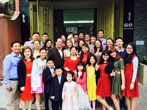 Khoe ảnh gia đình ba thế hệ mới thấy mẹ Lý Nhã Kỳ trẻ đẹp khó tin - Ảnh 5 Khoe ảnh gia đình ba thế hệ mới thấy mẹ Lý Nhã Kỳ trẻ đẹp khó tin - Ảnh 5