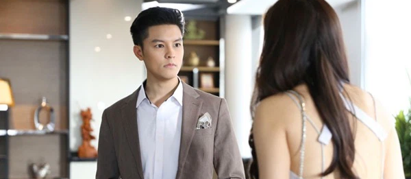 Vừa thấy cô thư kí mới của sếp, tôi tái mặt hoảng sợ vì những chuyện xảy ra cách đây 8 năm - Ảnh 1 Vừa thấy cô thư kí mới của sếp, tôi tái mặt hoảng sợ vì những chuyện xảy ra cách đây 8 năm - Ảnh 1