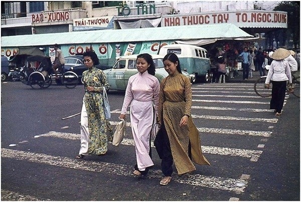 Ngày trở về Sài Gòn sau 30/4/1975 - Ảnh 3 Ngày trở về Sài Gòn sau 30/4/1975 - Ảnh 3