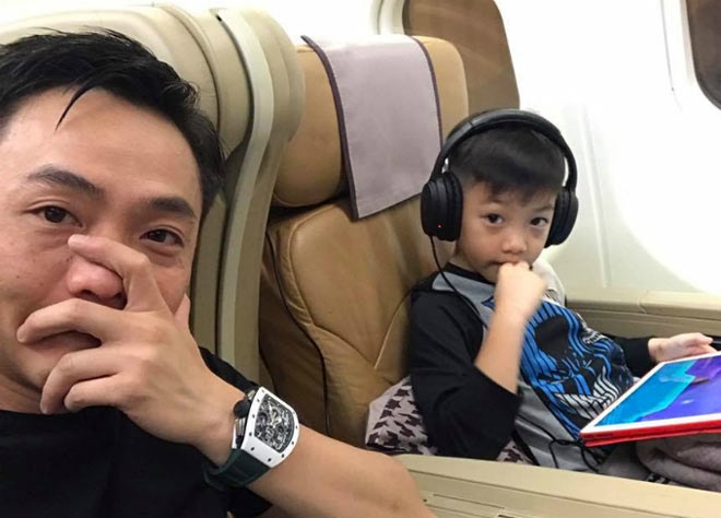 Mặc vợ cũ có tình mới, Cường Đô la vui vẻ đưa con trai đi du lịch - Ảnh 1 Mặc vợ cũ có tình mới, Cường Đô la vui vẻ đưa con trai đi du lịch - Ảnh 1