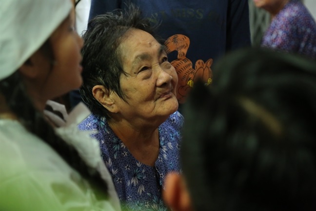 Mẹ nghệ sĩ Khánh Nam: ‘Lúc vuốt mặt nó, tôi định rầy vì tội không nghe lời’ - Ảnh 8 Mẹ nghệ sĩ Khánh Nam: ‘Lúc vuốt mặt nó, tôi định rầy vì tội không nghe lời’ - Ảnh 8