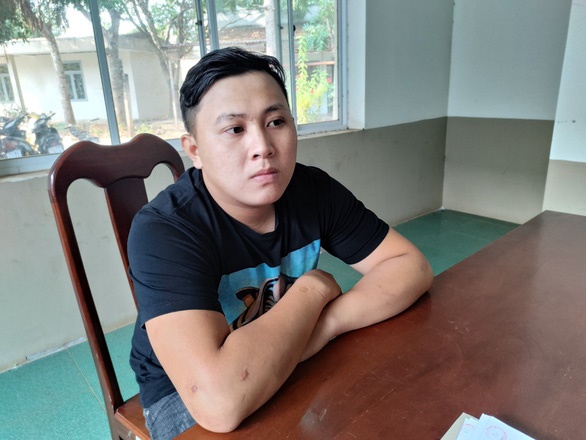 Vì món nợ 5 triệu đồng, nam thanh niên tưới xăng đốt chị họ bị bỏng nặng - Ảnh 1 tuoi xang dot chi ho