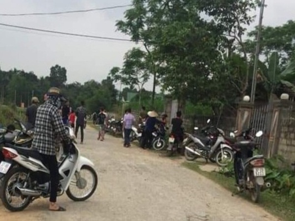Vừa đi học về, con phát hiện mẹ tử vong trong nhà, cha thì mất dưới giếng - Ảnh 1 dau long