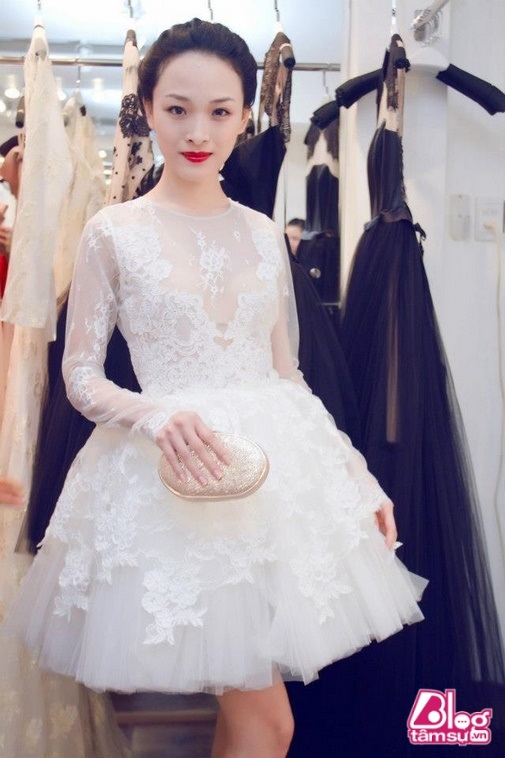 Sởn da gà khi đọc lại quẻ thẻ Hoa hậu Phương Nga rút ở điện thờ trước khi bị bắt - Ảnh 11 Sởn da gà khi đọc lại quẻ thẻ Hoa hậu Phương Nga rút ở điện thờ trước khi bị bắt - Ảnh 11