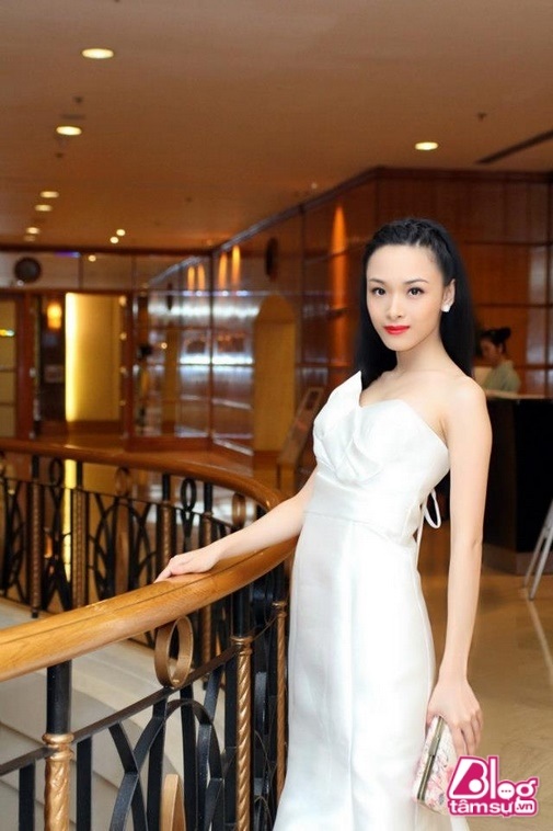 Sởn da gà khi đọc lại quẻ thẻ Hoa hậu Phương Nga rút ở điện thờ trước khi bị bắt - Ảnh 12 Sởn da gà khi đọc lại quẻ thẻ Hoa hậu Phương Nga rút ở điện thờ trước khi bị bắt - Ảnh 12