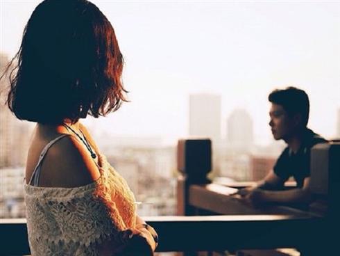 Đừng nói ‘mây tầng nào sẽ gặp mây tầng ấy’, bởi khi phát hiện ra điều này thì dẫu có 8 năm yêu nhau cô gái cũng quay đầu