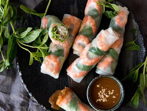 Báo quốc tế ca ngợi món gỏi cuốn Việt Nam Báo quốc tế ca ngợi món gỏi cuốn Việt Nam