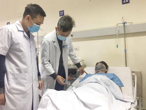Nam thanh niên 16 tuổi suýt hỏng 'của quý' khi chơi bóng chuyền