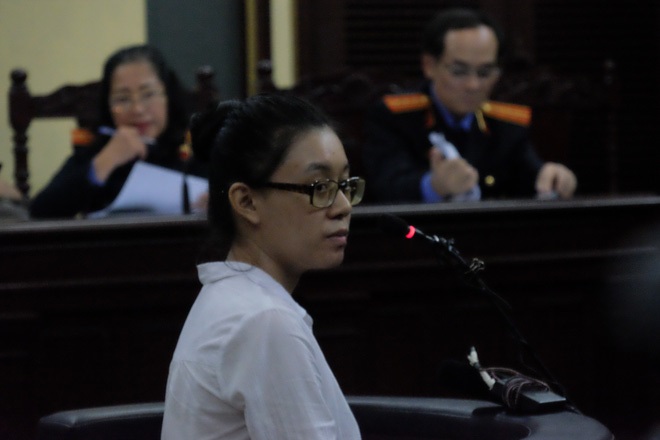 Cao Toàn Mỹ vào viện chăm sóc Phương Nga và đòi lại tiền khi người tình định chia tay - Ảnh 2 Cao Toàn Mỹ vào viện chăm sóc Phương Nga và đòi lại tiền khi người tình định chia tay - Ảnh 2
