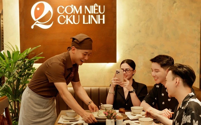 Chị gái Quang Linh Vlogs có vai trò gì trong đường dây sản xuất kẹo rau củ Kera của Công ty Chị Em Rọt - Ảnh 3