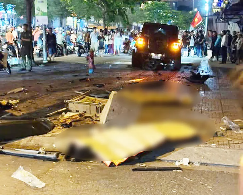 Nam tài xế lái ô tô tông hai mẹ con tử vong ở TP.HCM đã ra công an trình diện - Ảnh 2