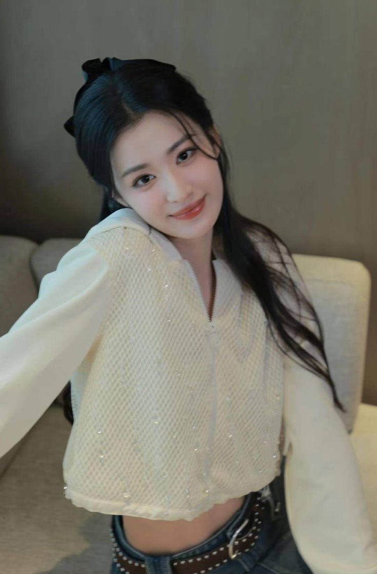 Kể từ ngày mai, Chủ Nhật 20/4/2025, sách trời định sẵn, 3 con giáp được Thần Tài ban lộc, tiền bạc tự tìm tới, sự nghiệp 'phất cao bay bổng' - Ảnh 1