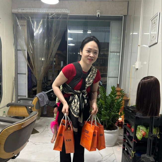 Mẹ đơn thân ở Quảng Ninh đang ôm con rồi ngất lịm: Vừa chăm con trai bại não vừa bán hàng online để trang trải cuộc sống - Ảnh 3
