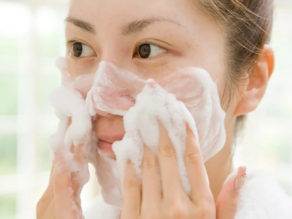 Detox da trong môi trường ô nhiễm: Bí quyết cho làn da tươi sáng, rạng rỡ từ bên trong - Ảnh 1 Detox da trong môi trường ô nhiễm: Bí quyết cho làn da tươi sáng, rạng rỡ từ bên trong - Ảnh 1