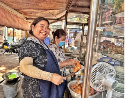 Bà chủ quán Việt nổi tiếng thế giới “Lunch Lady” đột tử ở Canada - Ảnh 1 Bà chủ quán Việt nổi tiếng thế giới “Lunch Lady” đột tử ở Canada - Ảnh 1