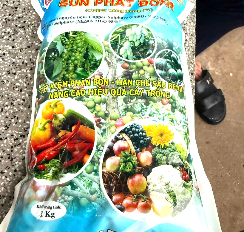 Hiện trường bên trong cơ sở có dấu hiệu sản xuất, buôn bán phân bón giả ở Đồng Nai - Ảnh 5 Hiện trường bên trong cơ sở có dấu hiệu sản xuất, buôn bán phân bón giả ở Đồng Nai - Ảnh 5