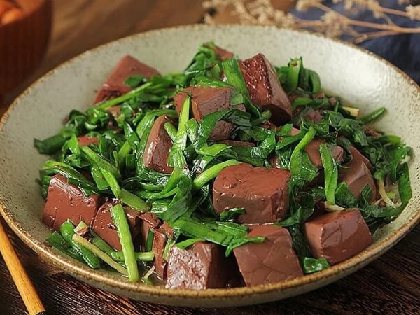 Tiết lợn luộc được coi là 'thần dược' nhưng lại đại kỵ với những nhóm người sau - Ảnh 3 Tiết lợn luộc được coi là 'thần dược' nhưng lại đại kỵ với những nhóm người sau - Ảnh 3