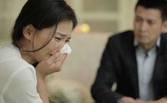 Viện cớ vợ ở cữ, chồng sang nhà cô hàng xóm liên tục rồi lén lút làm một việc khiến vợ 'đứng hình' sốc ngất - Ảnh 2 Viện cớ vợ ở cữ, chồng sang nhà cô hàng xóm liên tục rồi lén lút làm một việc khiến vợ 'đứng hình' sốc ngất - Ảnh 2