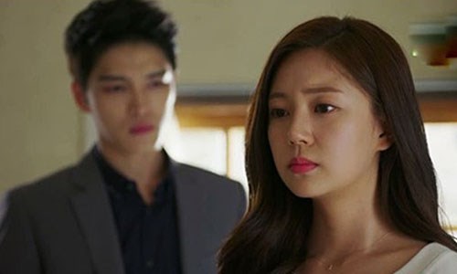 Đến dự đám cưới của chồng cũ và cô giúp việc, anh bỗng ngỏ ý hẹn tôi ra ngoài nói chuyện, sau lời nói của anh tôi bật cười quay người bỏ về - Ảnh 1 Đến dự đám cưới của chồng cũ và cô giúp việc, anh bỗng ngỏ ý hẹn tôi ra ngoài nói chuyện, sau lời nói của anh tôi bật cười quay người bỏ về - Ảnh 1