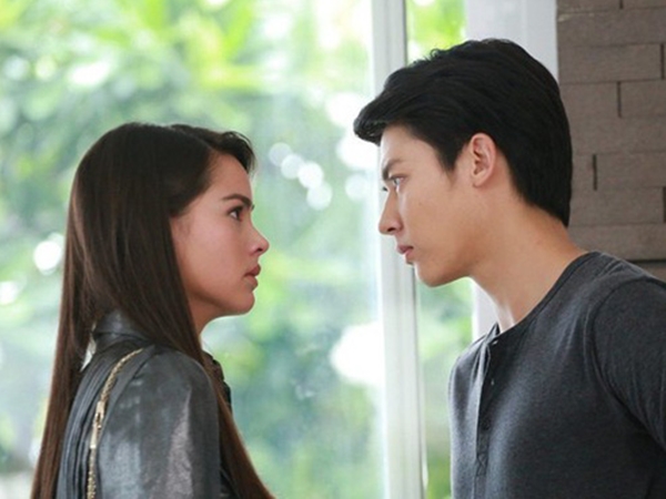 Bất ngờ đi về vào buổi trưa, chưa đến nhà thì đã thấy vợ xách hai hộp cơm chạy xe ra ngoài, tôi lén đi theo thì bắt gặp cảnh tượng gây sốc - Ảnh 2