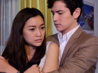 Đêm trước khi ly hôn, tưởng rằng vợ đã ngủ chồng thì thầm một câu làm tôi khóc nức nở ôm chặt lấy anh