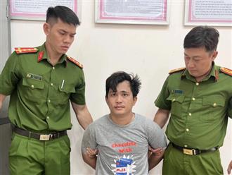 Cà Mau: Khởi tố nghịch tử đánh mẹ, đâm trọng thương người thi hành nhiệm vụ