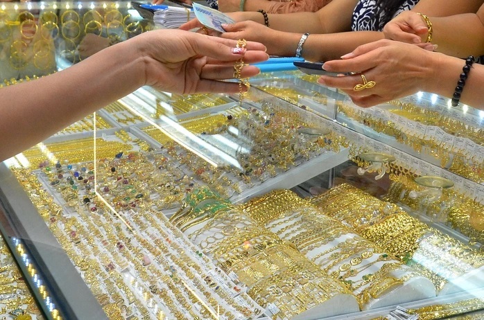 Giá vàng hôm nay, ngày 11/6/2025: Vàng SJC bứt phá, tăng liên tiếp gần 1 triệu, tiến sát 119 triệu đồng/lượng - Ảnh 2 Giá vàng hôm nay, ngày 11/6/2025: Vàng SJC bứt phá, tăng liên tiếp gần 1 triệu, tiến sát 119 triệu đồng/lượng - Ảnh 2