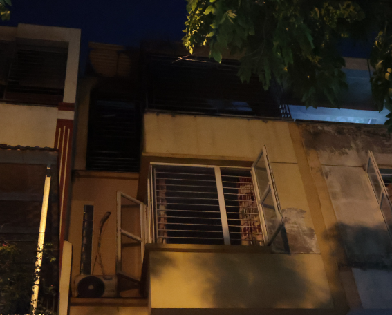 Người dân bần thần kể lại vụ nổ lớn khiến 2 người tử vong ở Hà Nội: 'Lúc đầu tôi tưởng là động đất' - Ảnh 3 Người dân bần thần kể lại vụ nổ lớn khiến 2 người tử vong ở Hà Nội: 'Lúc đầu tôi tưởng là động đất' - Ảnh 3