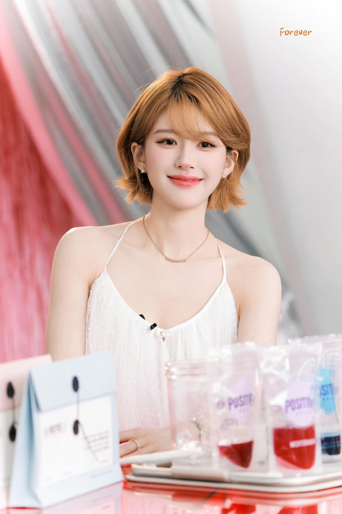 Triệu Lộ Tư lộ rõ tính cách thật ở chốn đông người, 'đập tan' tin đồn chảnh choẹ - Ảnh 3