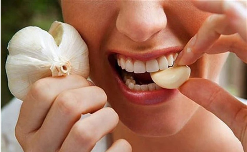 Điều gì xảy ra với cơ thể nếu bạn ăn tỏi mỗi ngày? - Ảnh 2 Điều gì xảy ra với cơ thể nếu bạn ăn tỏi mỗi ngày? - Ảnh 2