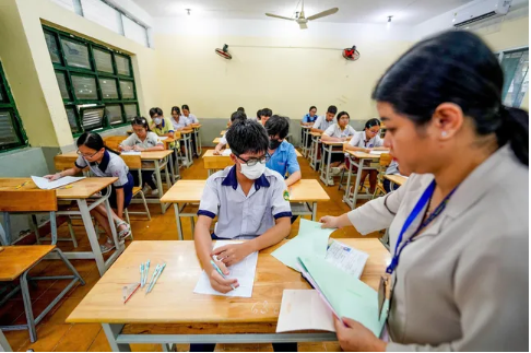 Thời tiết những ngày thi tốt nghiệp THPT ở TPHCM: Ngày nắng, trưa chiều có mưa rào và dông - Ảnh 1 Thời tiết những ngày thi tốt nghiệp THPT ở TPHCM: Ngày nắng, trưa chiều có mưa rào và dông - Ảnh 1