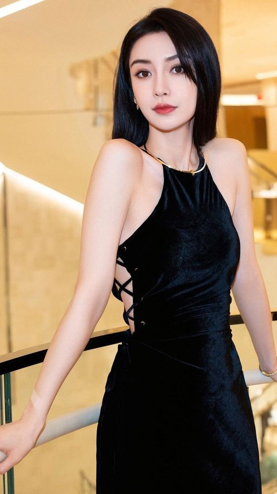 Đúng 9h sáng hôm nay, thứ Hai 28/4/2025, 3 con giáp 'sa chân vào hố vàng', tài lộc tăng tiến không ngừng, thoải mái ngồi rung đùi hưởng lộc - Ảnh 1