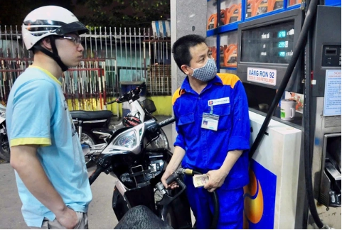 Giá xăng tăng trở lại, xăng RON 95 tăng lên gần 19.700 đồng/lít - Ảnh 1 Giá xăng tăng trở lại, xăng RON 95 tăng lên gần 19.700 đồng/lít - Ảnh 1