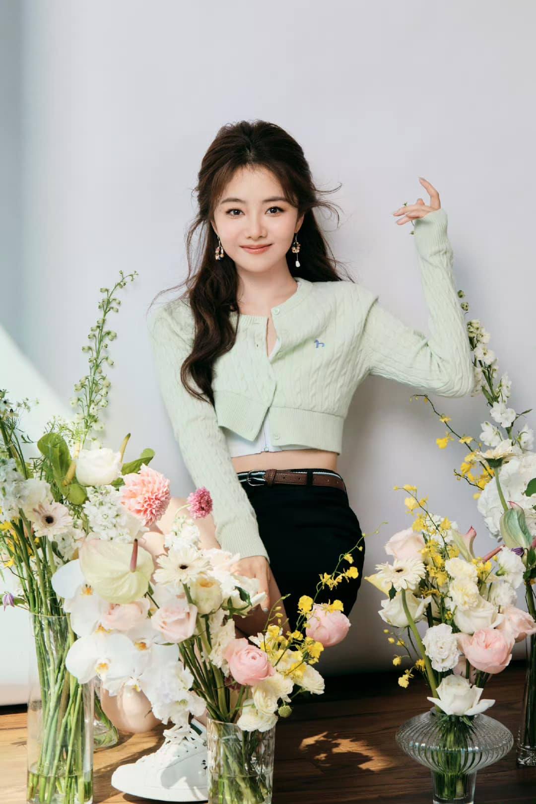 Đúng hôm nay, thứ Hai 19/5/2025, Thần Tài lẫn quý nhân kề cạnh giúp đỡ, 3 con giáp trúng quả đậm, mở mắt đã có tiền, hưởng đủ vinh hoa phú quý - Ảnh 2