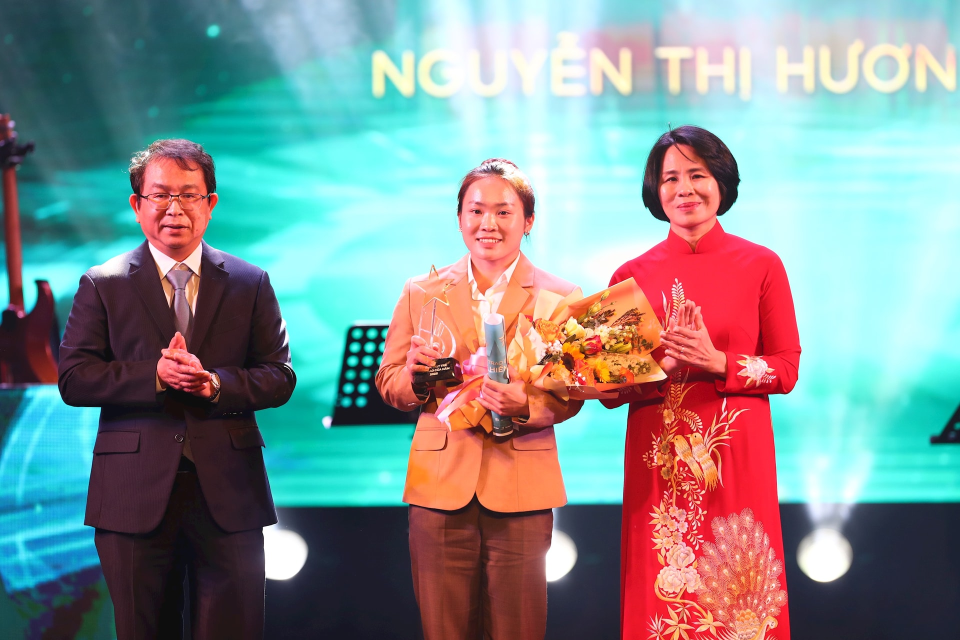 Giải Cống hiến 2025: SOOBIN lập hattrick, Tùng Dương tiếp tục được vinh danh - Ảnh 13