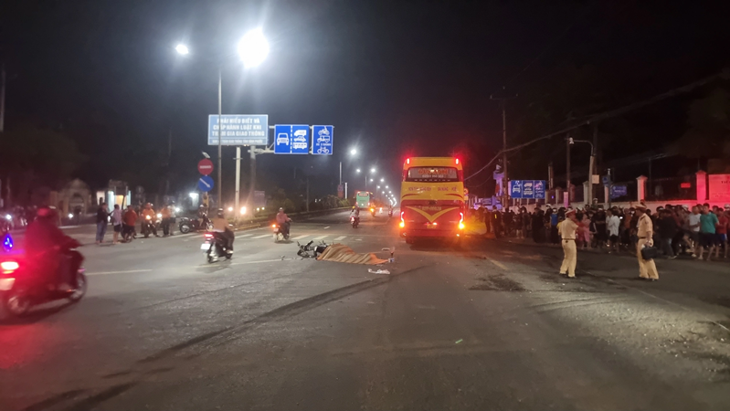 Bình Phước: Va chạm với xe khách giường nằm, người đàn ông đi xe máy tử vong tại chỗ - Ảnh 2 Bình Phước: Va chạm với xe khách giường nằm, người đàn ông đi xe máy tử vong tại chỗ - Ảnh 2