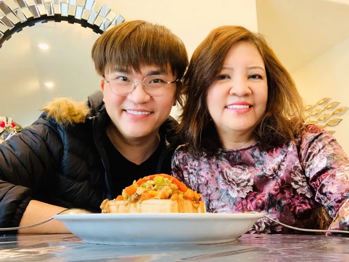 Vừa hoàn thành lễ tang cho mẹ, MC Đại Nghĩa viết tâm thư đầy xúc động khiến ai cũng xót xa - Ảnh 4 Vừa hoàn thành lễ tang cho mẹ, MC Đại Nghĩa viết tâm thư đầy xúc động khiến ai cũng xót xa - Ảnh 4